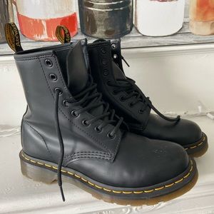 Dr. Marten’s women’s 8/9
